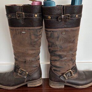Vintage style winter boots